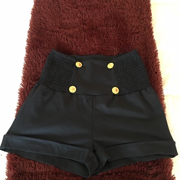 Navy blue shorts never used - Picture 2 of 3